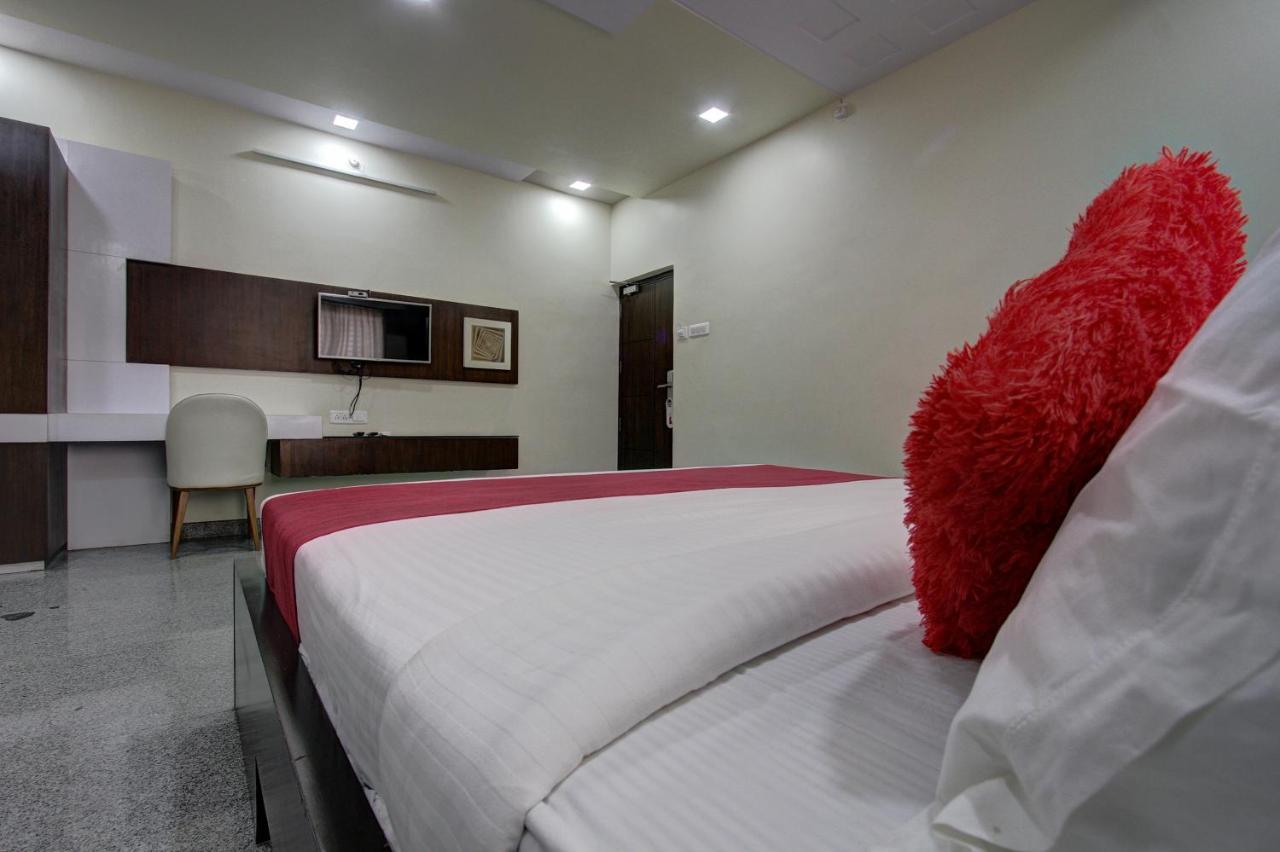 Hotel Le Grande Bijapur  Exterior photo